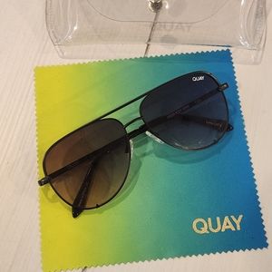 Quay Aviator Sunglasses- black